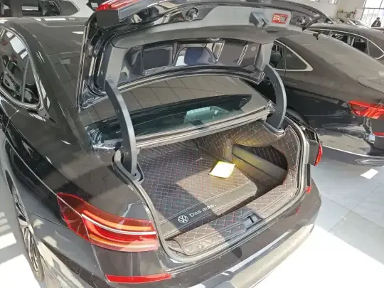 Volkswagen Passat 2023 (48500 км)