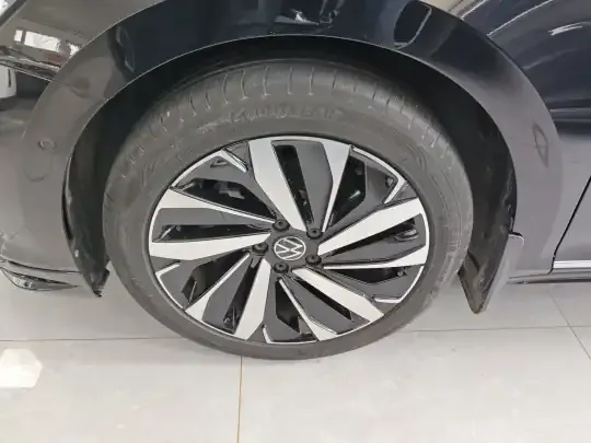 Volkswagen Passat 2023 (48500 км)