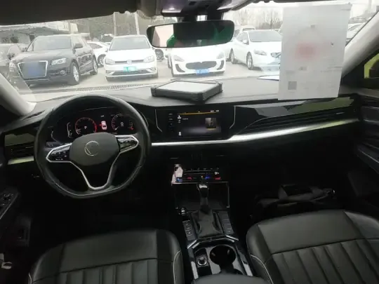 Volkswagen Passat 2023 (71900 км)