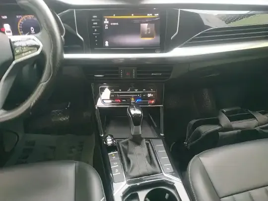 Volkswagen Passat 2023 (71900 км)