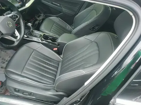 Volkswagen Passat 2023 (71900 км)