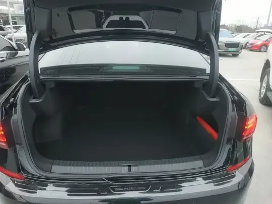 Volkswagen Passat 2023 (71900 км)