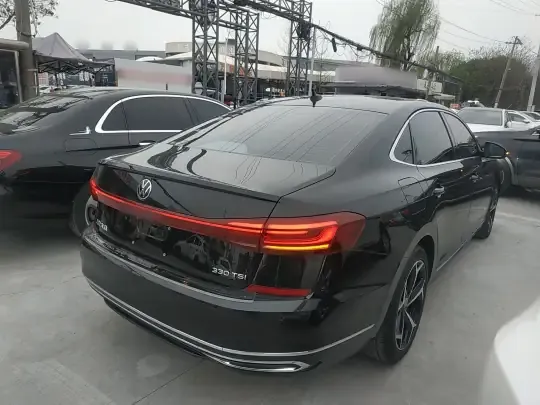 Volkswagen Passat 2023 (71900 км)