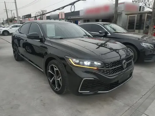 Volkswagen Passat 2023 (71900 км)
