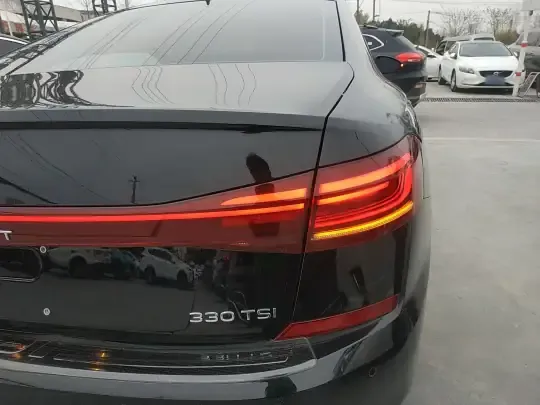 Volkswagen Passat 2023 (71900 км)
