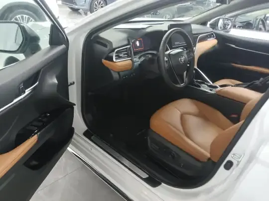 Toyota Camry 2023 (4100 км)
