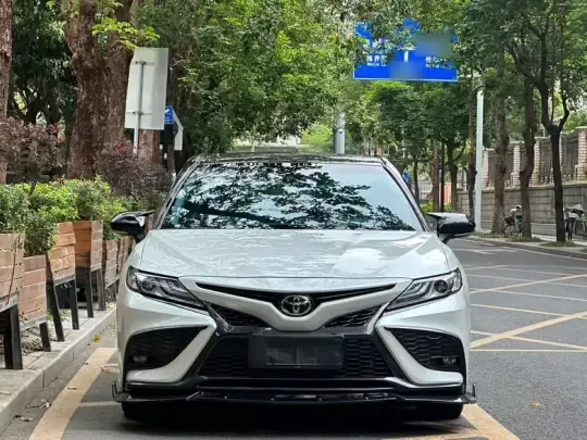 Toyota Camry 2023 (28000 км)