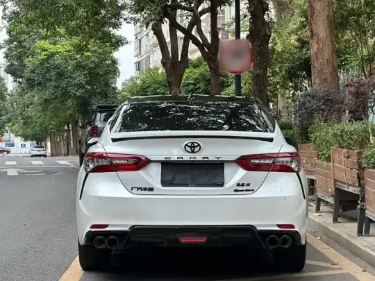 Toyota Camry 2023 (28000 км)