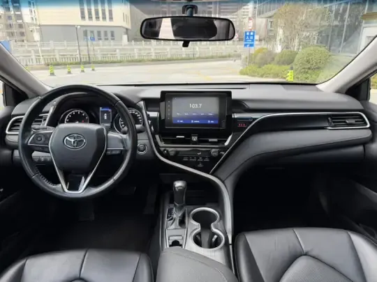 Toyota Camry 2023 (65800 км)
