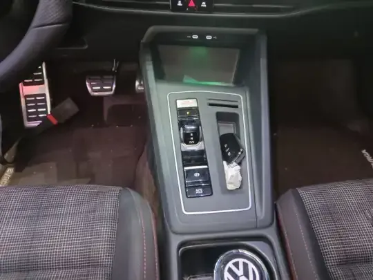 Volkswagen Golf GTI 2023 (18300 км)