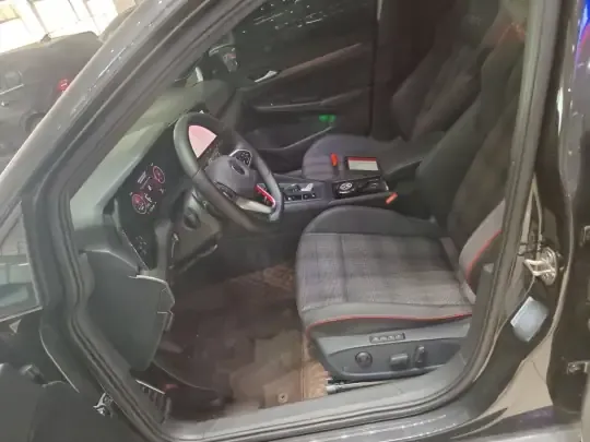 Volkswagen Golf GTI 2023 (18300 км)