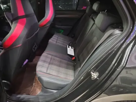 Volkswagen Golf GTI 2023 (18300 км)