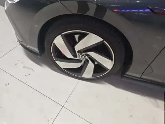 Volkswagen Golf GTI 2023 (18300 км)