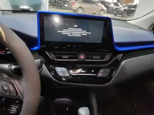 Toyota C-HR 2023 (23400 км)