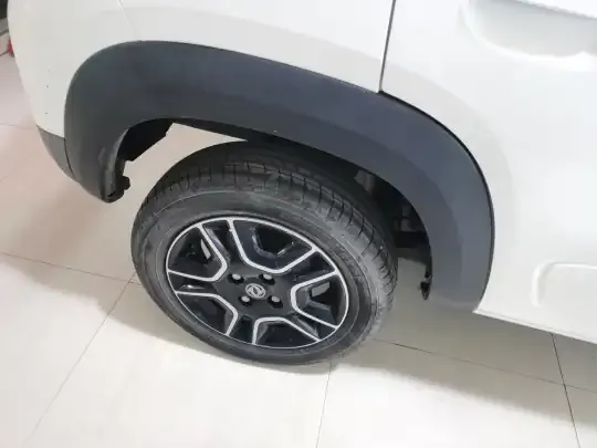Dongfeng NAMMI EX1 2023 (11100 км)