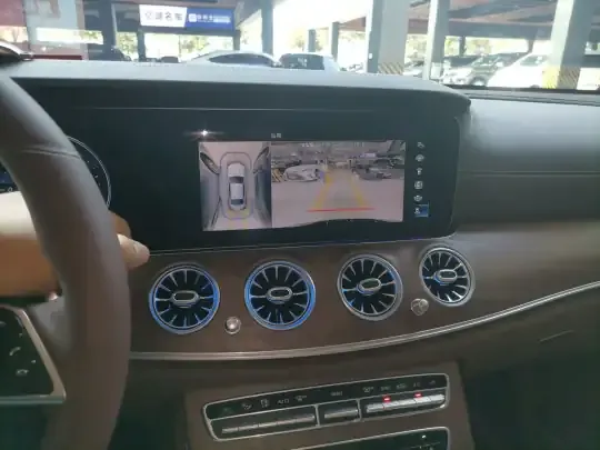 Mercedes-Benz E-Class 2023 (32700 км)