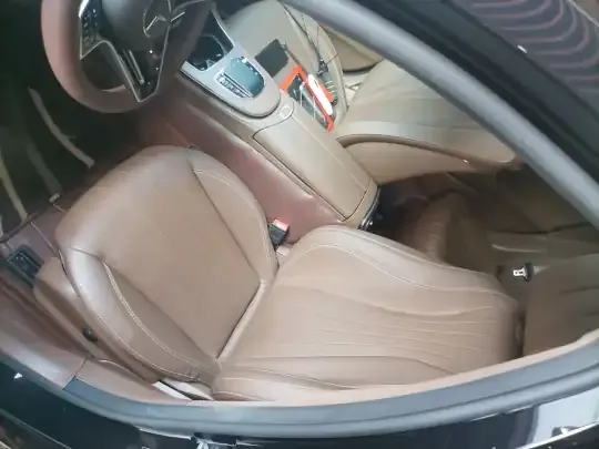 Mercedes-Benz E-Class 2023 (32700 км)