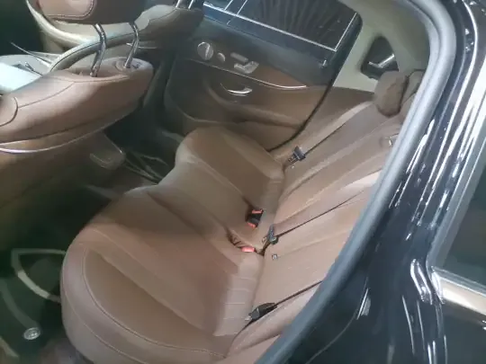 Mercedes-Benz E-Class 2023 (32700 км)