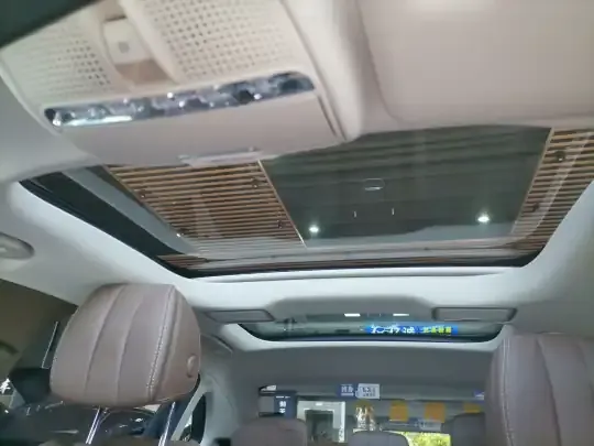 Mercedes-Benz E-Class 2023 (32700 км)