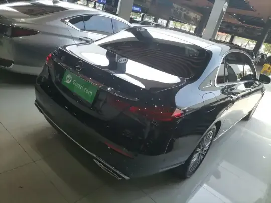 Mercedes-Benz E-Class 2023 (32700 км)