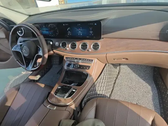 Mercedes-Benz E-Class 2023 (31200 км)