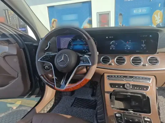 Mercedes-Benz E-Class 2023 (31200 км)