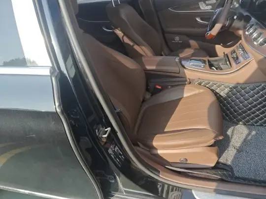 Mercedes-Benz E-Class 2023 (31200 км)
