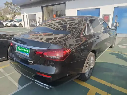 Mercedes-Benz E-Class 2023 (31200 км)