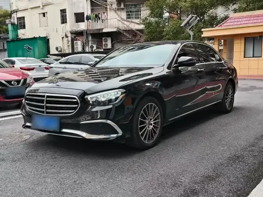 Mercedes-Benz E-Class 2023 (95100 км)