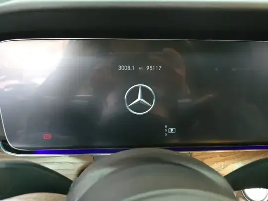 Mercedes-Benz E-Class 2023 (95100 км)