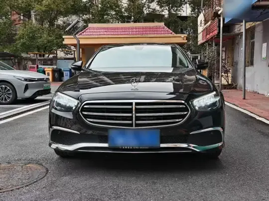 Mercedes-Benz E-Class 2023 (95100 км)