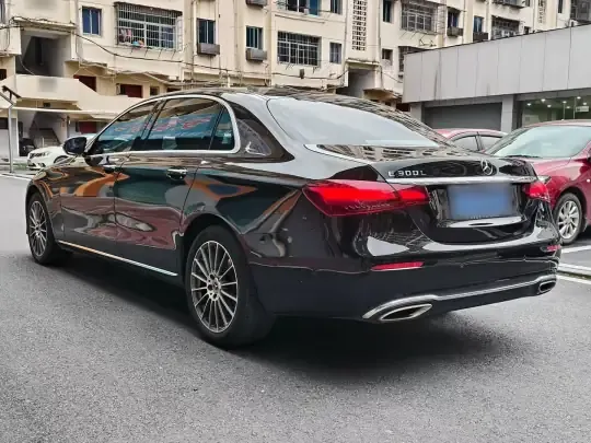 Mercedes-Benz E-Class 2023 (95100 км)