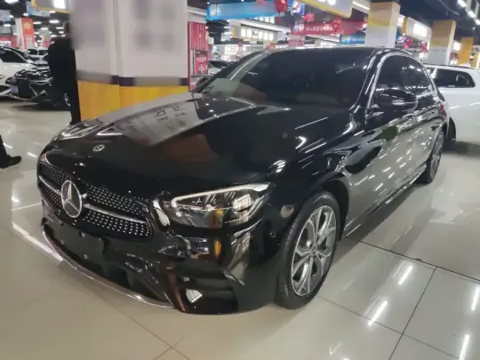 Mercedes-Benz E-Class 2023 (22400 км)