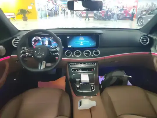 Mercedes-Benz E-Class 2023 (22400 км)