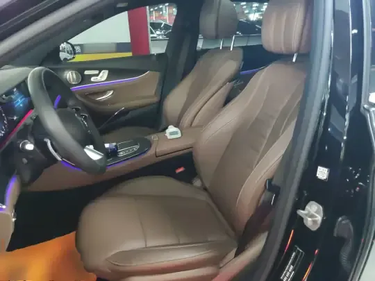 Mercedes-Benz E-Class 2023 (22400 км)