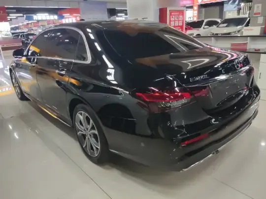 Mercedes-Benz E-Class 2023 (22400 км)