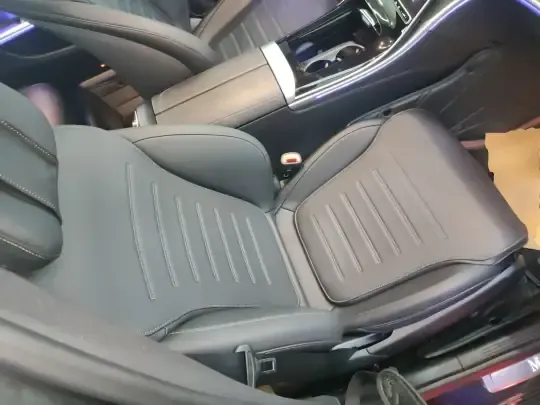 Mercedes-Benz C-Class 2023 (15800 км)