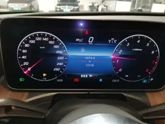 Mercedes-Benz C-Class 2023 (22200 км)