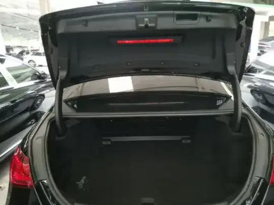 Mercedes-Benz C-Class 2023 (22200 км)