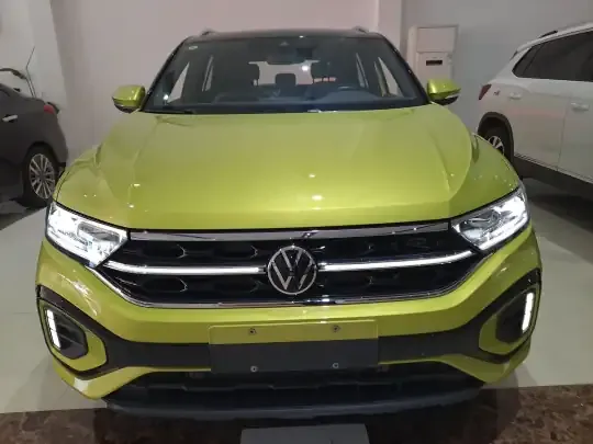 Volkswagen T-ROC 2023 (8700 км)