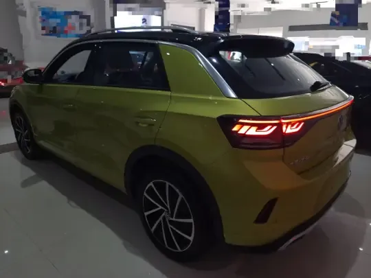 Volkswagen T-ROC 2023 (8700 км)