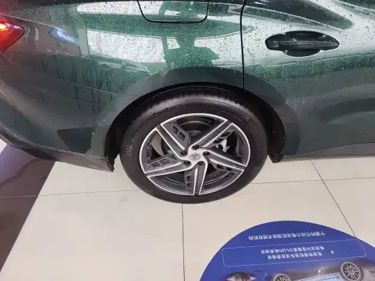 MG 7 2023 (15700 км)