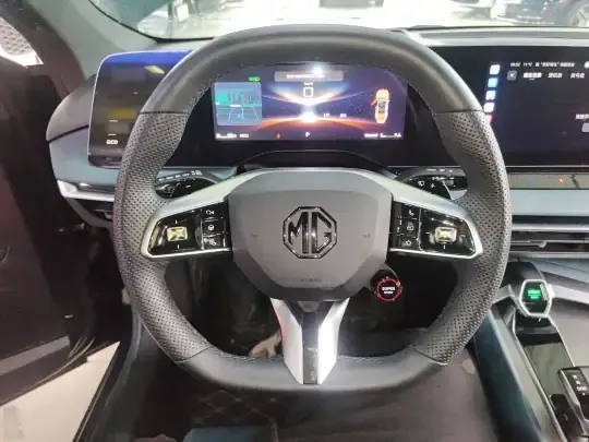 MG 7 2023 (15700 км)