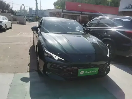 MG 7 2023 (18100 км)