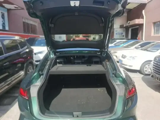 MG 7 2023 (18100 км)