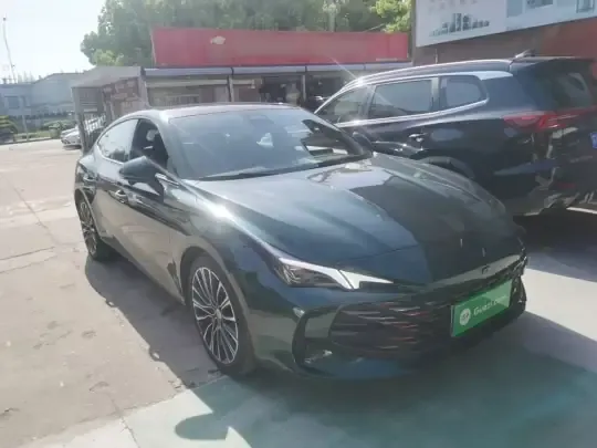 MG 7 2023 (18100 км)