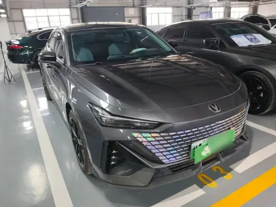 CHANGAN UNI-V iDD 2023 (33400 км)