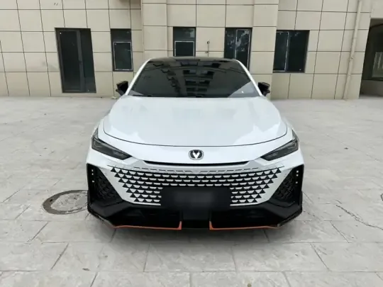 CHANGAN UNI-V 2023 (19000 км)