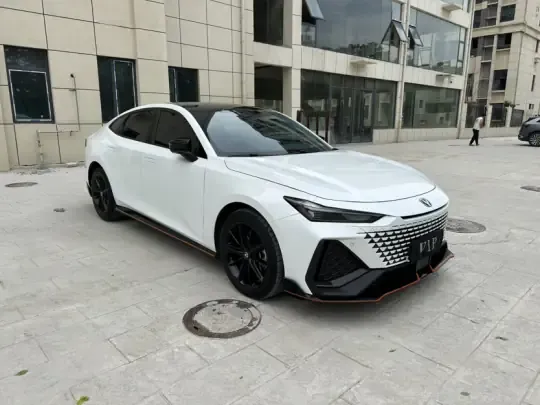 CHANGAN UNI-V 2023 (19000 км)