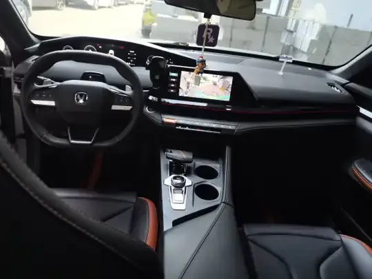 CHANGAN UNI-V 2023 (15900 км)